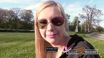 تشغيل لينا اللطيفة هي مراهقة شقية صغيرة تحب الحصول على قضيب في مؤخرتها الضيقة الصغيرة في سن المراهقة (مشهد كامل)! wolfwagner.com