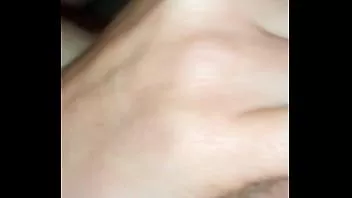 Abspielen Kim liebt und genießt es wirklich, diesen großen Schwanz zu lutschen