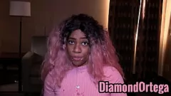 Redare Experimentați fantezia supremă Femdom cu Brandi Sweets, CoCo Kisses, Diamond Ortega, Gemini Lovell și Jazzy Jamison în acest porno fetiș interrasial de linge de fund din abanos.