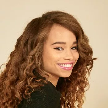 Actrita Cecilia Lion