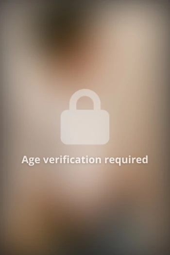 Порнозвезда Lyen Parker