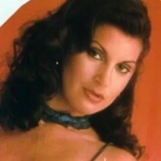 قناة Leslie Bovee