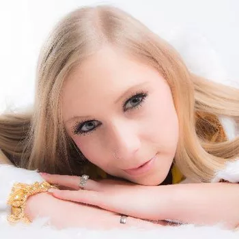 色情明星 Lena Nitro